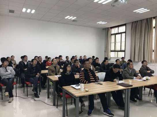 太阳成集团tyc151cc组织新进教师进行首聘期满述职汇报